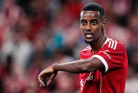 Alexander Isak's Debut Offers Star Power Despite Evident Lack of Match Fitness
